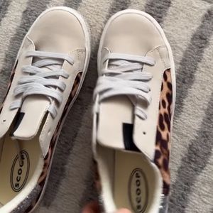Scoop sneakers size 8.5
